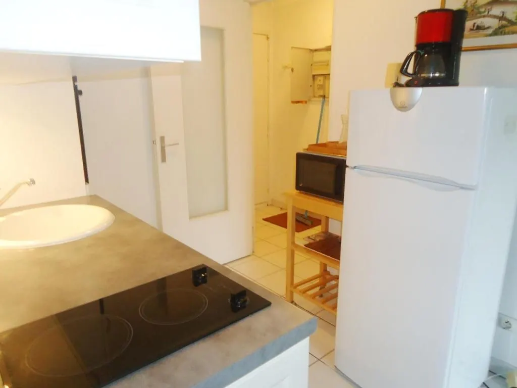 Appartement 2 pièces climatisé, 300m plages, piscine Cavalaire-sur-Mer 0*,